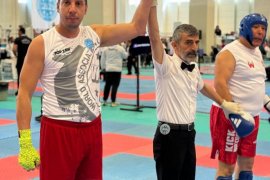 Bostanlısporlu Uyanıker, Kickboksta Akdeniz Şampiyonu oldu