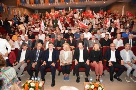 AK Parti Karşıyaka'da Köse yeniden başkan