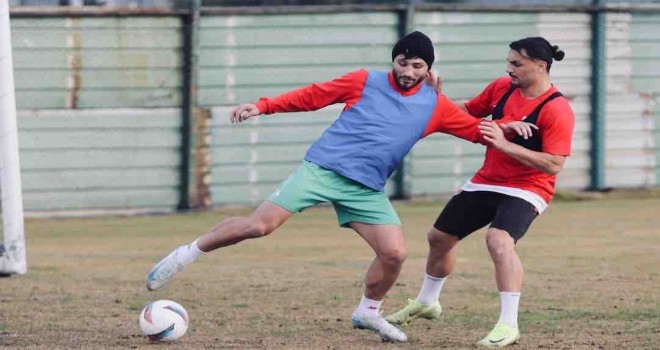 Karşıyaka, İzmir Çoruhlu FK'yı farklı yendi