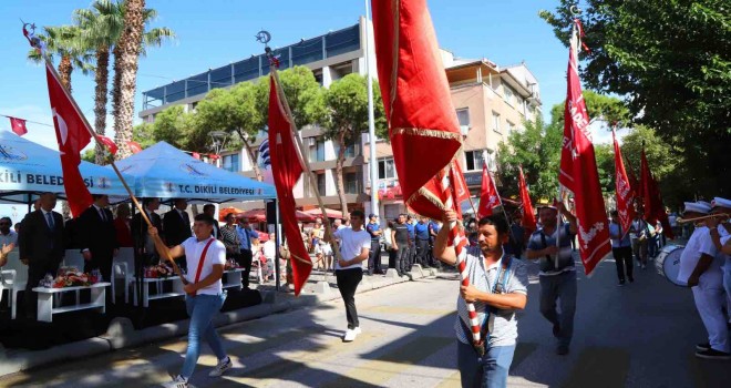 Dikili’nin Kurtuluşu coşkuyla kutlandı