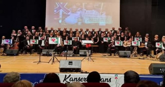 Çatı Bostanlı Müziğin Renkleri Korosu'ndan muhteşem konser