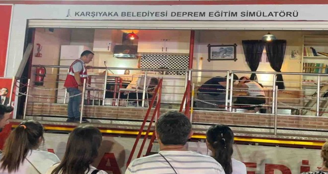 Karşıyaka Belediyesi'nden fuarda deprem eğitimi