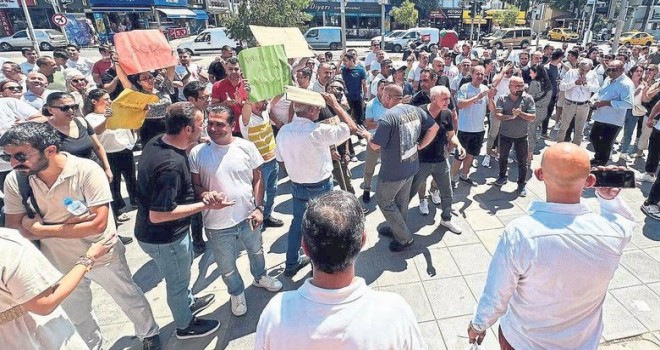 Kent A.Ş. işçileri sendikalarını protesto etti