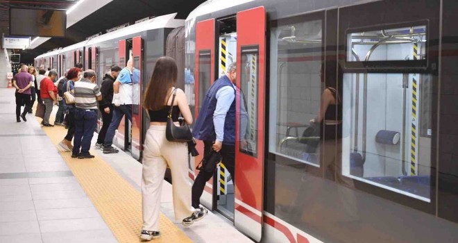 Metro ve Konak Tramvayı'nda baykuş seferleri iptal, Karşıyaka devam