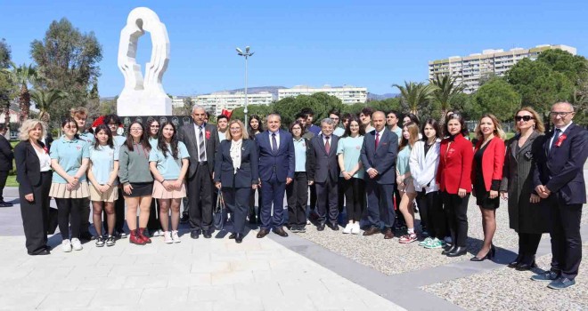 Karşıyaka'da şehit diplomatlar için anma töreni