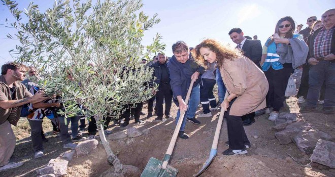 Karşıyaka'da Fidan Dikim Şenliği gerçekleştirildi