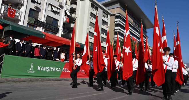 Cumhuriyet Bayramı Karşıyaka'da coşku ile kutlanıyor