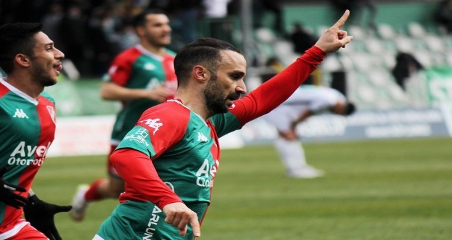 Karşıyaka'da üç futbolcu ihtar çekti...