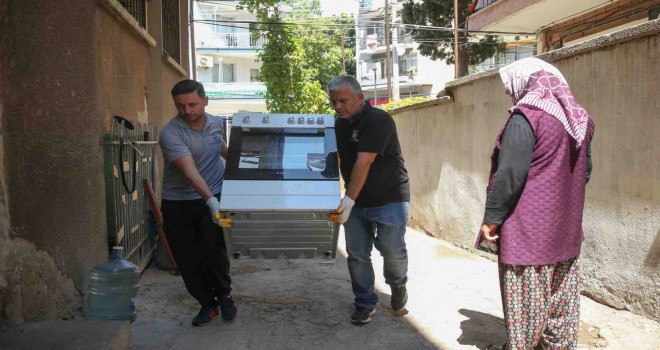 Konak’ta evden eve dayanışma: İkinci El Eşya Hattı