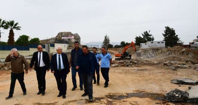 Başkan Selvitopu Yeşilyurt Pazaryeri inşaatını denetledi