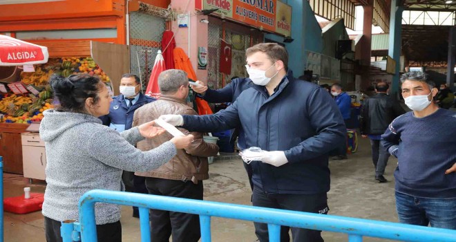 Menderes’te maskeler belediyeden