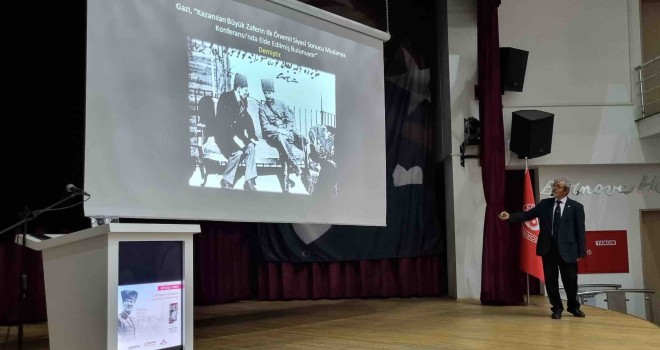 Bornova'da ''Cumhuriyet ve Atatürk'' söyleşisi