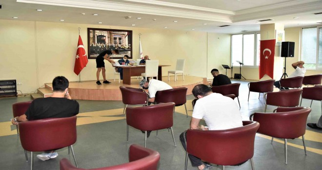 Bornova Belediyesi işverenler ile iş arayanları biraraya getiriyor