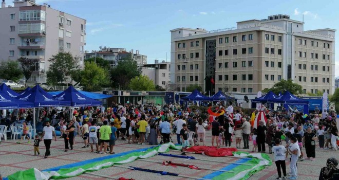 Yangından etkilenen çocuklara özel etkinlik