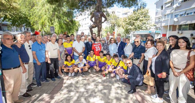 Metin Oktay anıtı başında anıldı