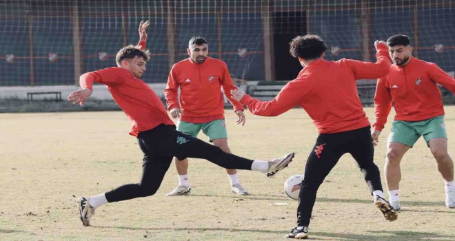 Karşıyaka, Belediye Kütahyaspor'u konuk ediyor