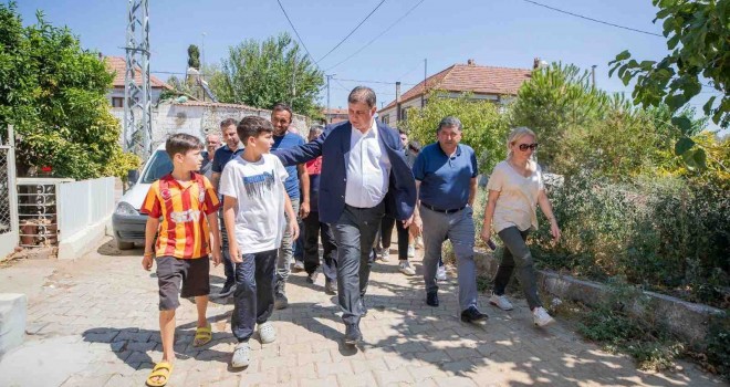 İzmir Büyükşehir'den yangın mağduru öğrencilere kırtasiye desteği