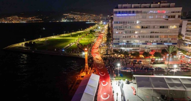 İzmir'de 350 metrelik dev Türk bayrağıyla yürünecek