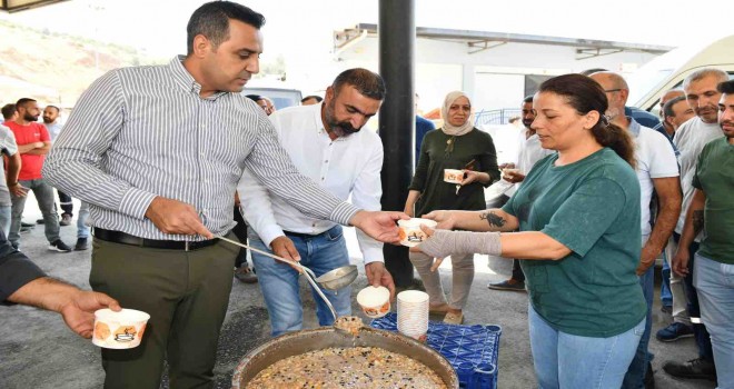 Başkan Yıldız’dan personele aşure ikramı