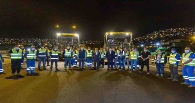 Trafik durdu İzmir Büyükşehir yol yaptı