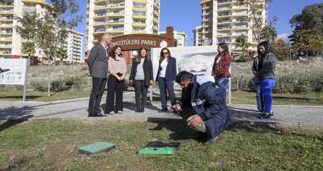 Karşıyaka'nın parklarında akıllı sulama dönemi