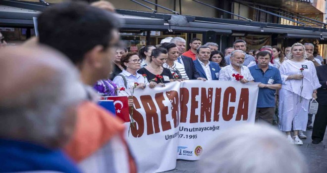 Srebrenitsa kurbanlarına Konak’ta hüzünlü anma