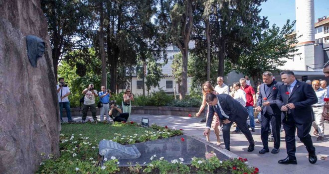 Atatürk’ün Karşıyaka Spor Kulübü’nü ziyareti törenle anıldı