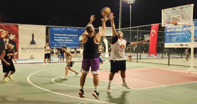 3x3 Streetball İzmir Cup 2024’ü son etabı Bostanlı'da yapıldı