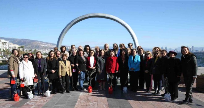 İzmir’in güçlü kadınları Karşıyaka’da  buluştu