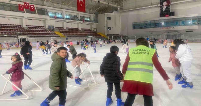 Bayraklılı çocuklar tatilin keyfini yaşadı