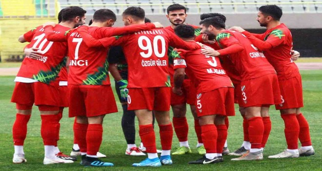 Karşıyaka'da 9 futbolcu 3 farklı ligde formayı giydi