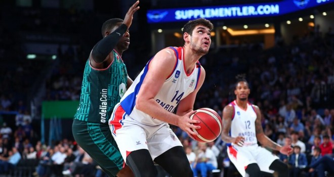 Anadolu Efes'ten Pınar Karşıyaka'ya