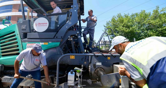 Bornova Belediyesi yollar için durmadan çalışıyor