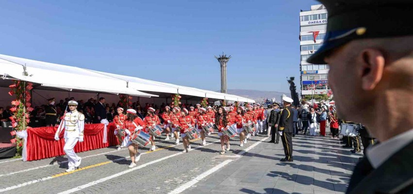 Cumhuriyet Meydanı’nda 101’inci yıl coşkusu