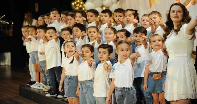 Karşıyaka’nın anaokullarını yıl sonu coşkusu sardı