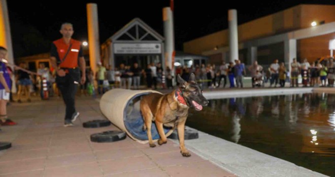 Buca’nın arama kurtarma köpeklerine büyük alkış