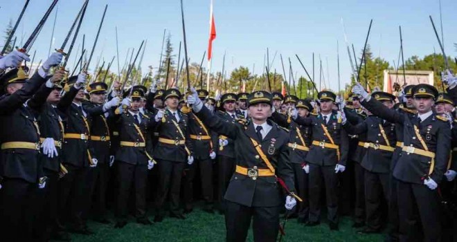 Zafer Partisi İzmir'de teğmenler için sahaya çıkıyor