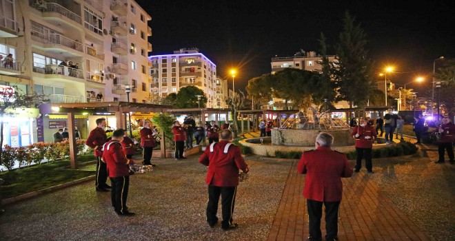 Bostanlı’da bando coşkusu