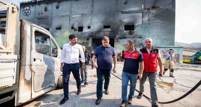 Başkan Tugay yangının etkilediği bölgelerde incelemelerde bulundu