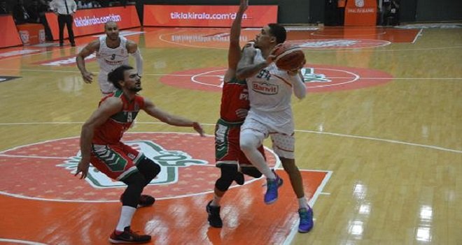 Pınar Karşıyaka Banvit'i galibiyetle tanıştırdı...