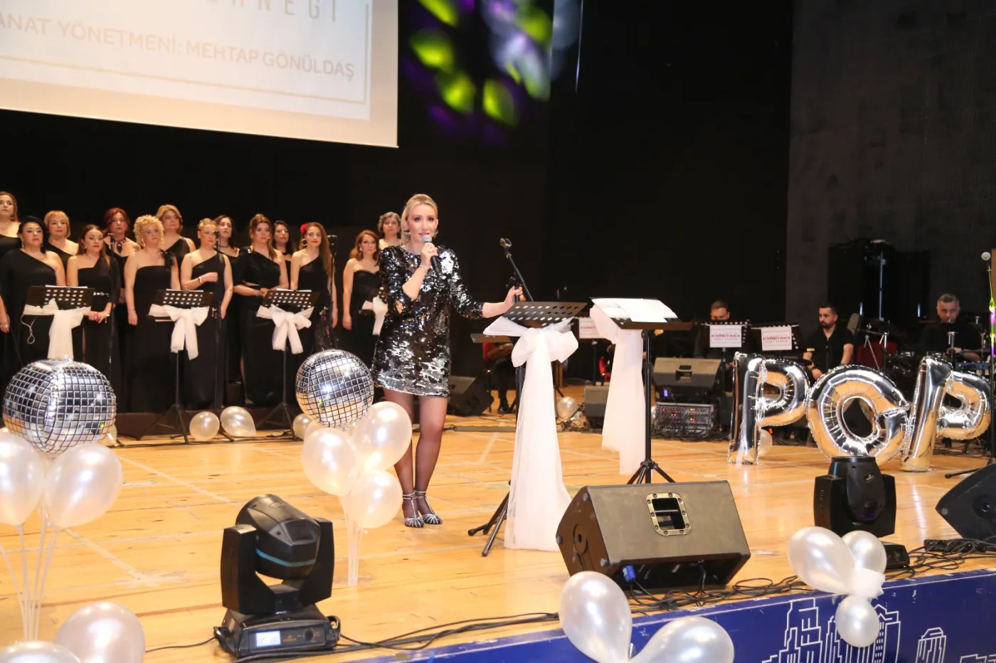 Karşıyaka Sanat Derneği Popüler Müzik Korosu konseri