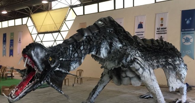 Atık malzemeden ejderha yaptılar