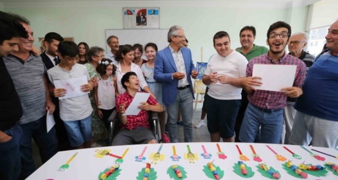 Engelsiz yaz okulunda sertifika sevinci