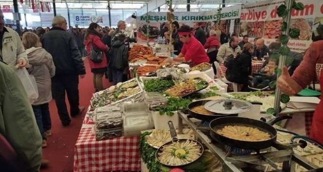 İzmir 9. Hamsi Şöleni Bostanlı'da başladı...