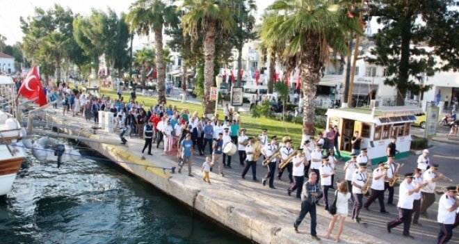 Karşıyaka Belediyesi Bandosu, The Bodrum Cup'ın açılışında çaldı...