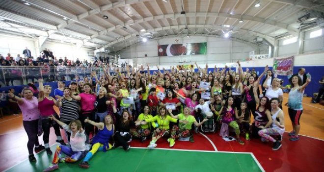 Nadir Hastalıklar Farkındalık Günü'nde 4 saat zumba...