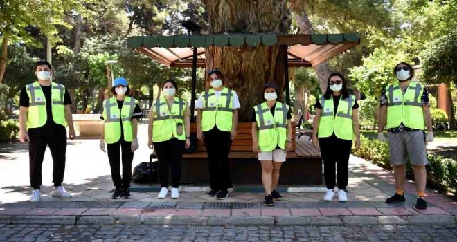 Bornovalı öğrencilerden örnek davranış