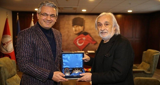 Müjdat Gezen Karşıyaka'da...