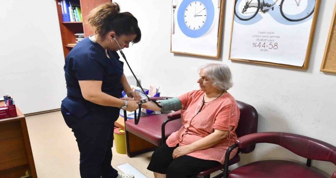 Eşrefpaşa Hastanesi şifa dağıtıyor