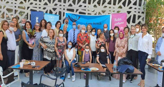 Cam Çocuklara İzmir Kent Konseyi'nden ''Candan'' destek...